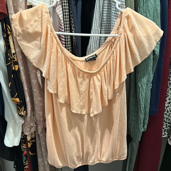 Flowy Express top! - Picture 1 of 2